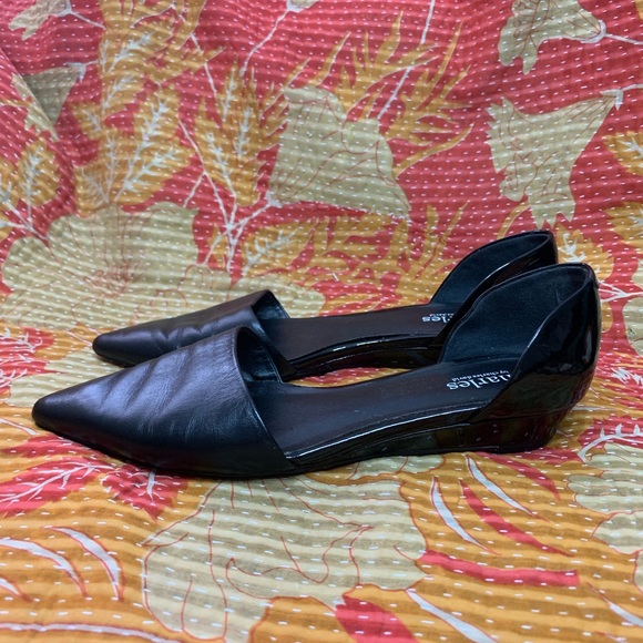 Charles David Black Leather Pointy Toe Cut Flats - Picture 4 of 8